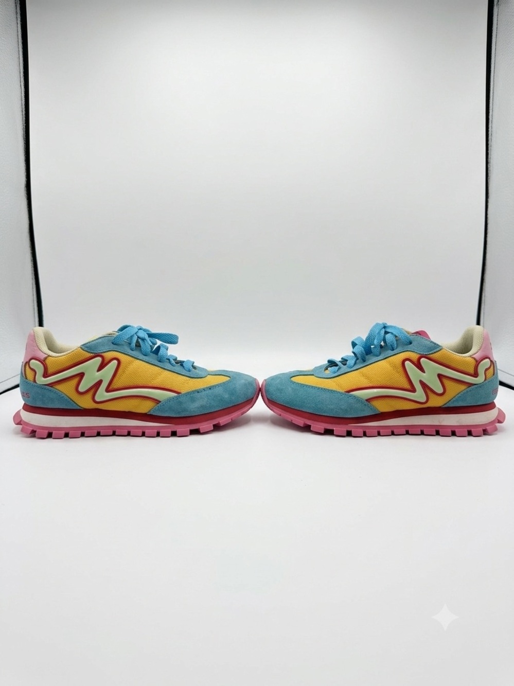 EUC MARC JACOBS “the jogger” Colorful Retro Runner Sneakers-Yellow, Blue & Pink